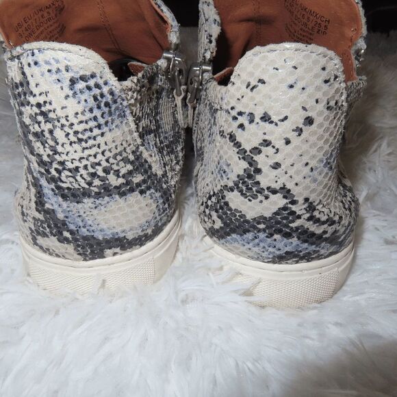 Gentle Souls Lowe Double Zip Snake Print Leather Sneakers Size 9 - Picture 5 of 10